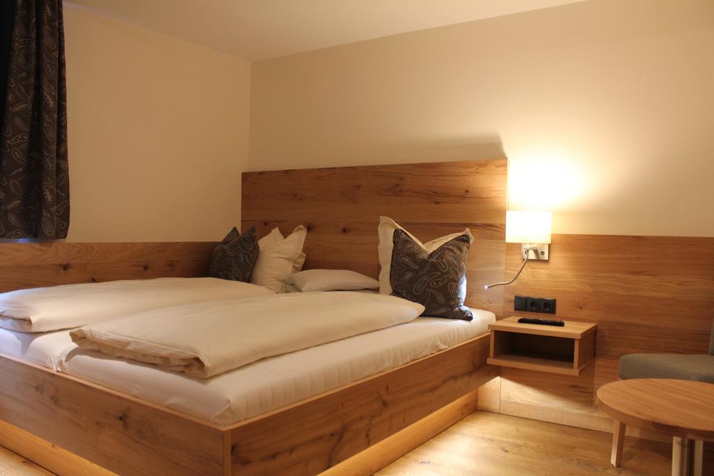 Hotel Garni Laerchenhof Lech am Arlberg Cameră foto